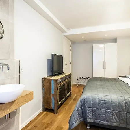 Nocleg ze śniadaniem Rieteiland 4*