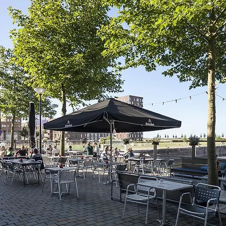 Rieteiland 4*